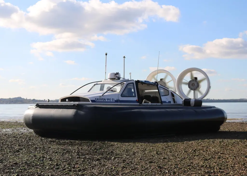 Griffon Hoverwork 995ED at Weston, Southmpton
