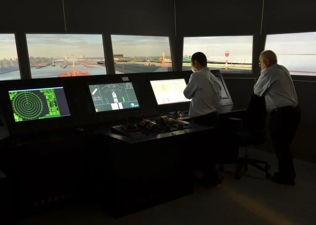 Tracking autonomous vessels