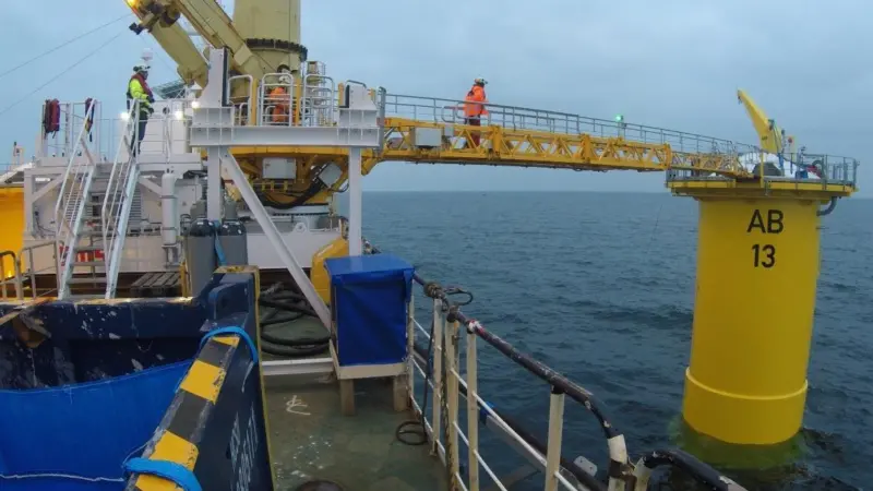 ‘Jumbo Fairplayer’ with SMST gangway in action