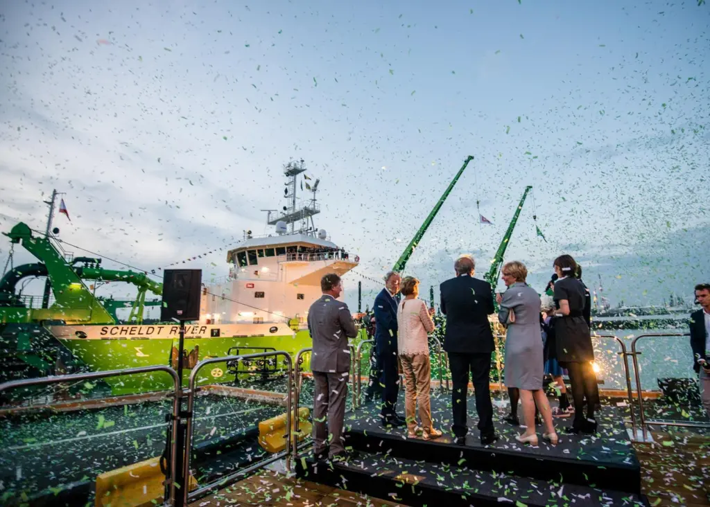 00_52537_MJJAN18Dredging-DEME