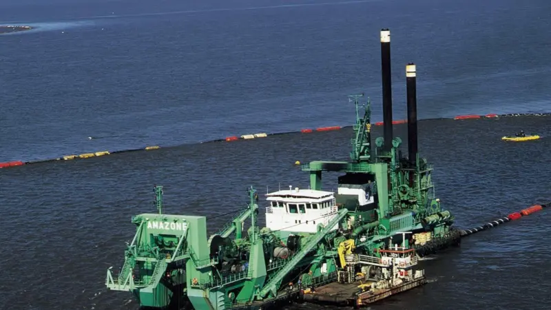 00_52544_MJJAN18Dredging-Boskalis