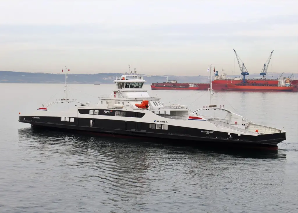 Total battery capacity onboard each ferry is two 520kWh supplied by Siemens as the electric integrator