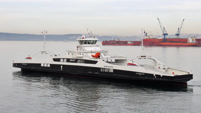 Total battery capacity onboard each ferry is two 520kWh supplied by Siemens as the electric integrator