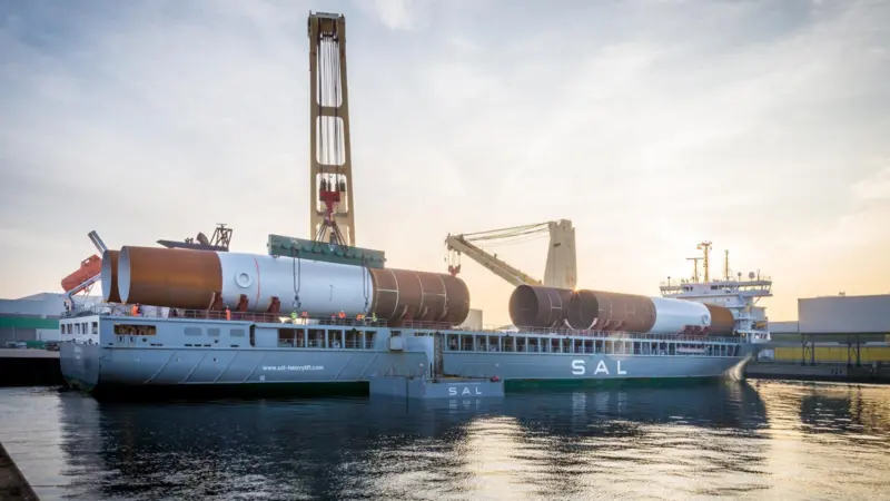 Matthieu Moerman of SAL: “You can imagine, carried in the horizontal position these 1100 tonne monopiles can be like a boiled egg on a plate – susceptible to deforming under stress if they’re left unsupported”
