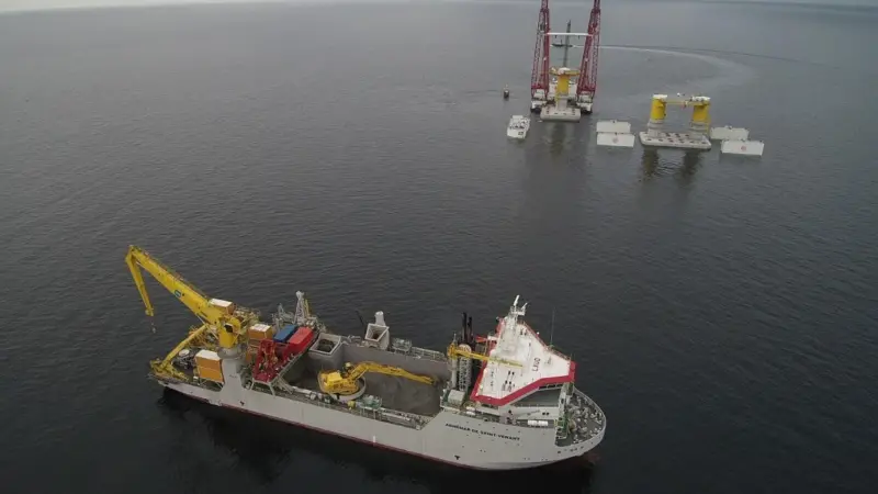 Rambiz in combination with an in-house designed ballast module set the structure down onto the seabed