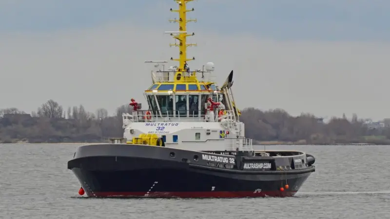 The Carrousel RAVE tug's winch is mounted on a ring around the wheelhouse (Damen)