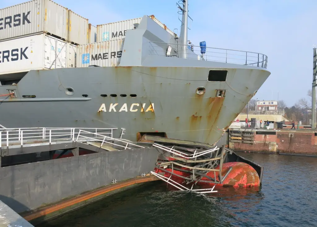 Akacia has a close encounter with canal lock gate