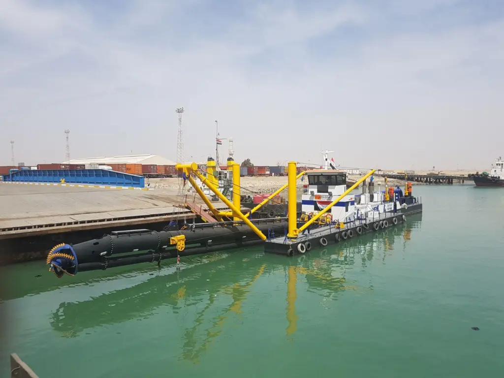 00_52945_The-CSD500-was-commissioned-at-Basra-Port-by-a-Damen-field-engineer