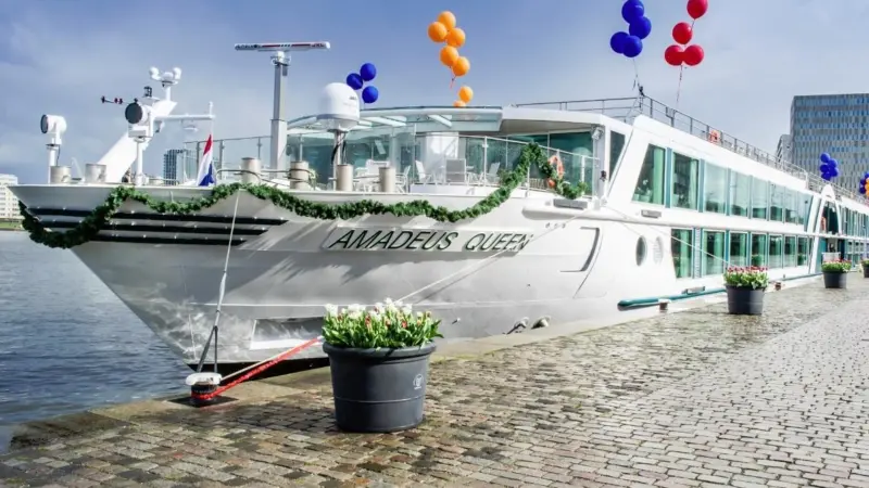 The vessel was handed over to Lu¨ftner on March 23rd