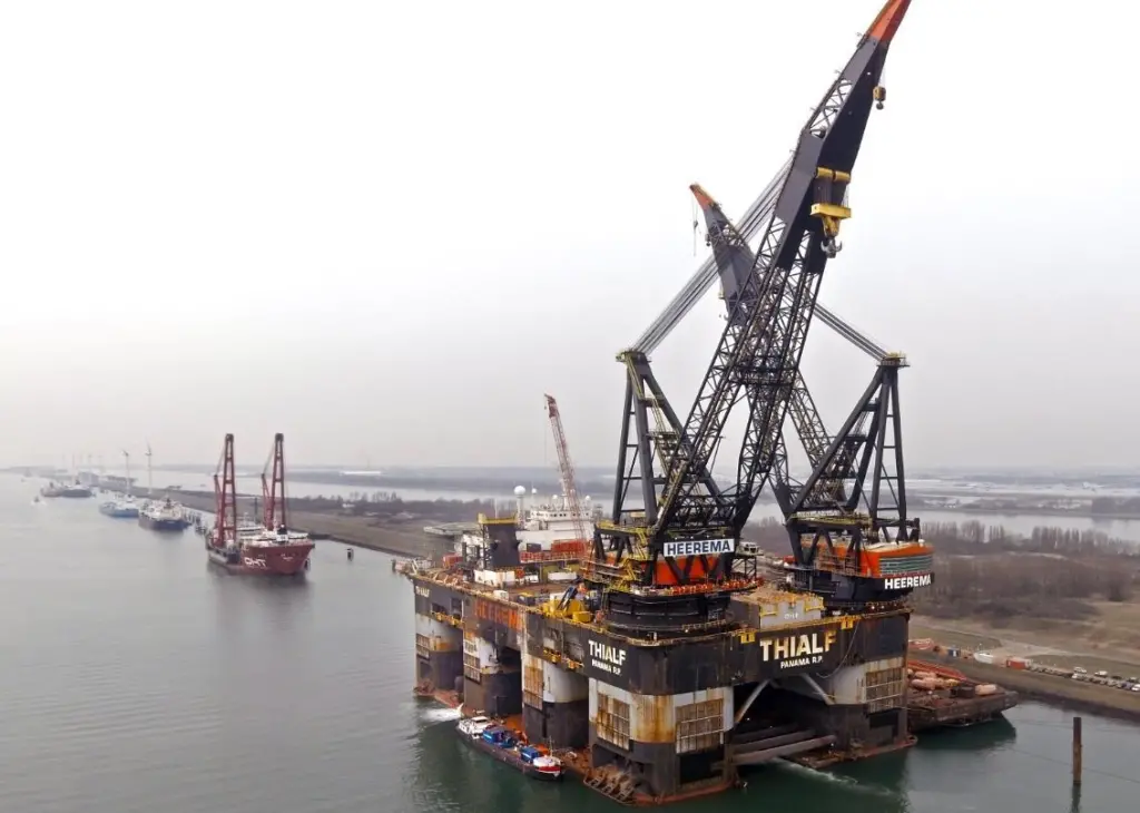 Heerema's crane vessel 'Thialf'