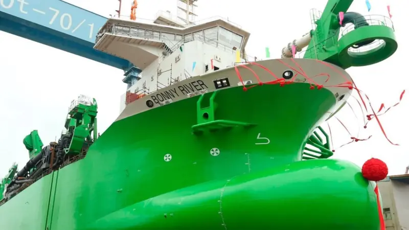 ‘Bonny River’ being launched at Cosco Guangdong Shipyard in China