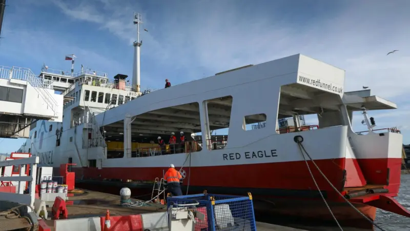 SMS has completed the build and installation of two new 17 tonne aluminium passenger lounges onboard the ‘Red Eagle’ ferry