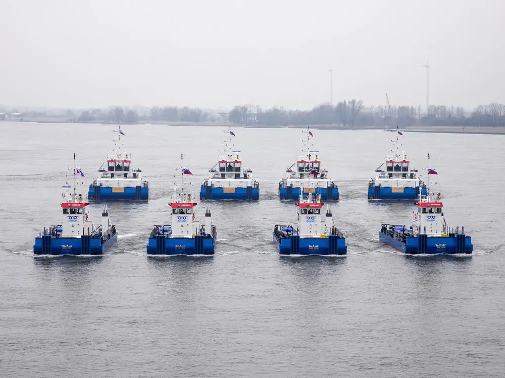 00_53228_4x-Multi-Cat-2608SD-workboats-and-4x-Pusher-Tugs-2612SD_lowres