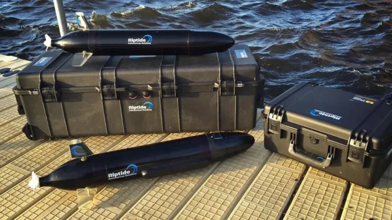 Riptide’s low power-draw  micro-UUV has been paired with  an aluminium-seawater battery