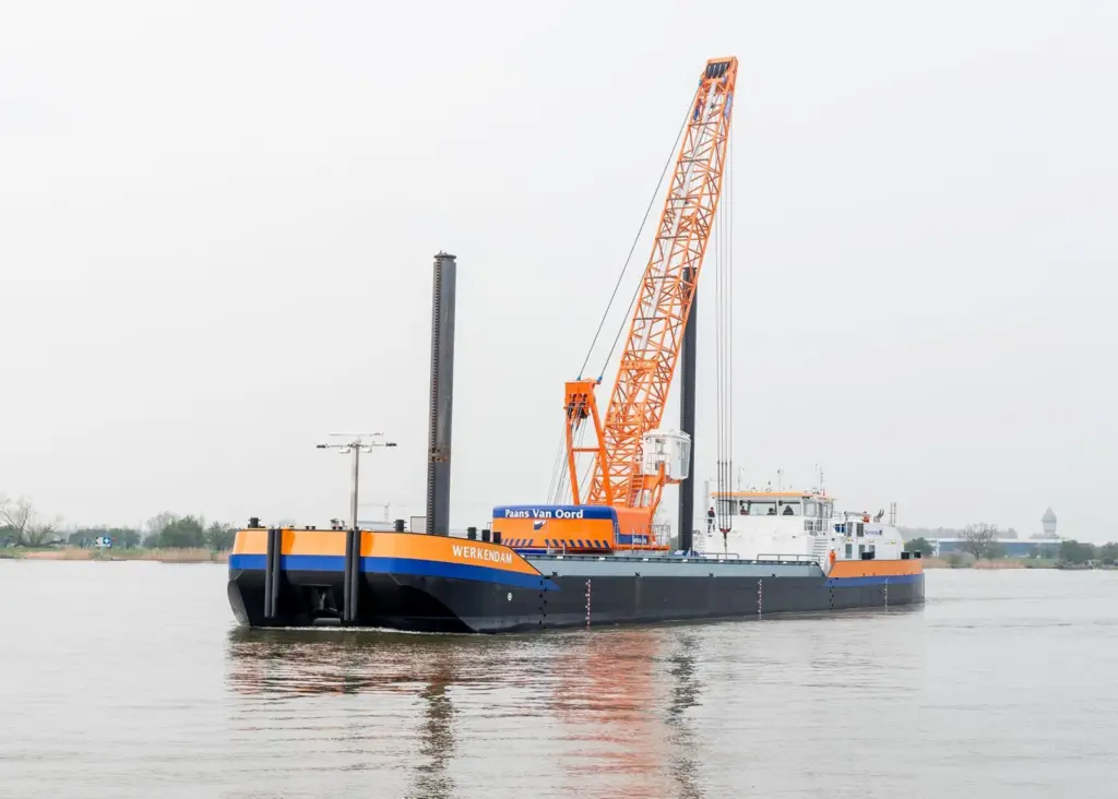 00_53309_MJJUNE18Dredging-Van-Oord