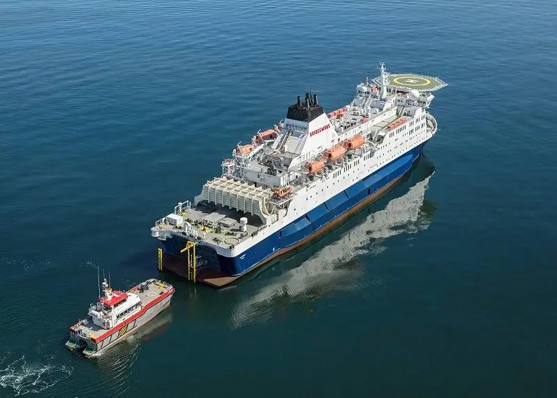 Crew transfer vessel with 'MV Bluefort'
