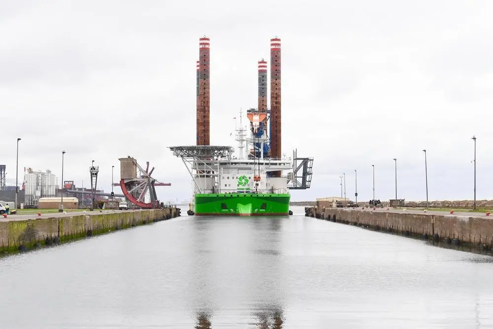 00_53417_Sea-installer-entering-the-lock-outbound_lowres