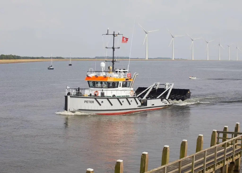 00_53496_MJJULY18Dredging-Dutch