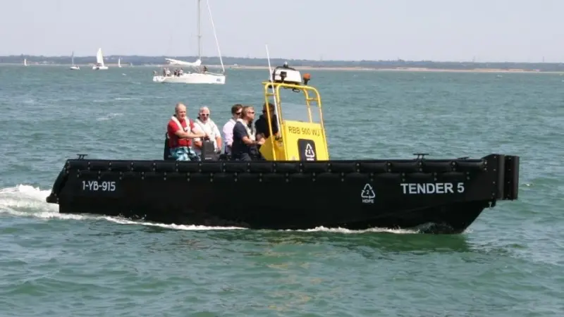 Tideman's indestructible RBB 900 returning from a deliberate excursion onto the rocks