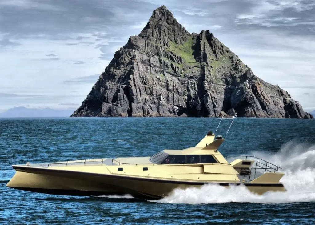 'Thunder Child II', has a unique hull design developed after extensive tank testing and towing trials