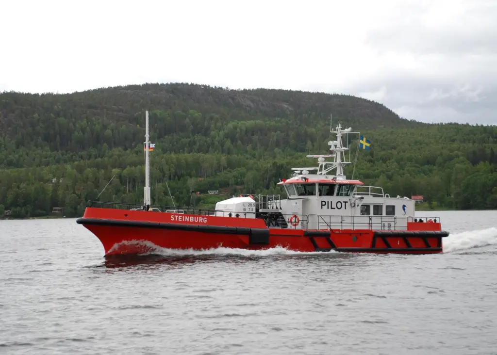 Steinburg completes punchy new Elbe pilot duo