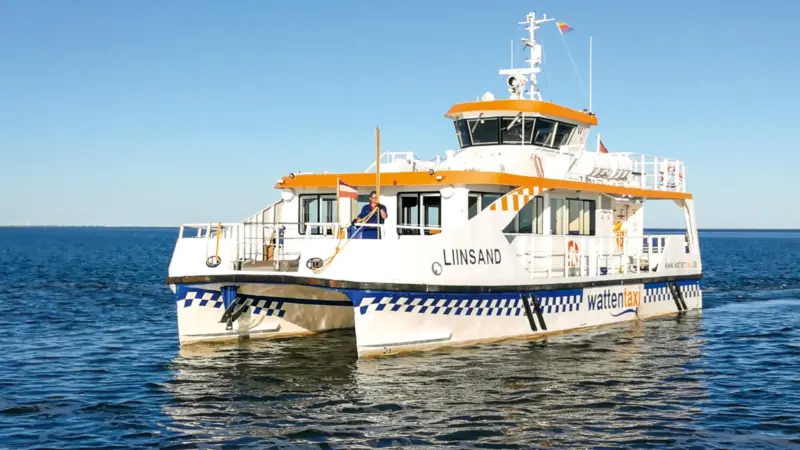 'Liindsand' shallow water taxi is hit, say operators and system makers