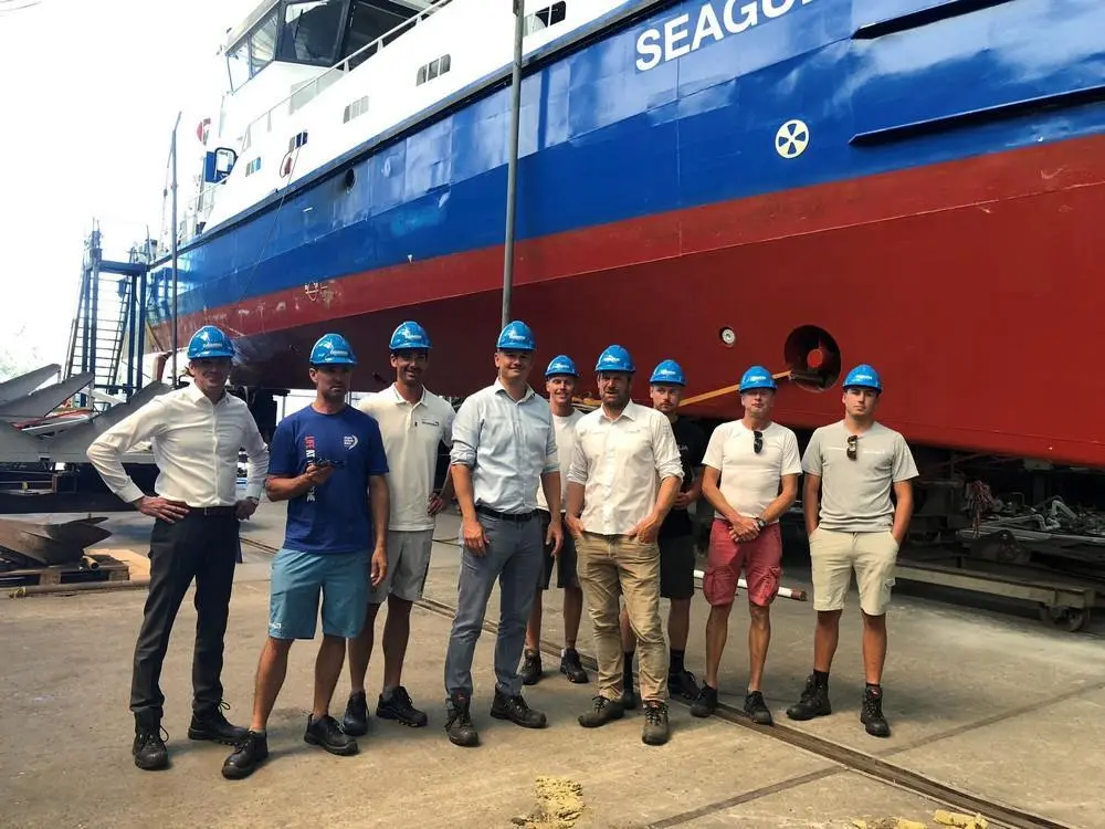 00_53616_Team-AkzoNobel-completes-Volvo-Ocean-Race-with-Damen-Workshop-Containers_lowres