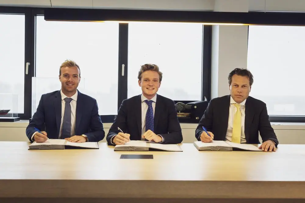 00_53620_Contract-Signing-Damen-and-Skoon-2_lowres