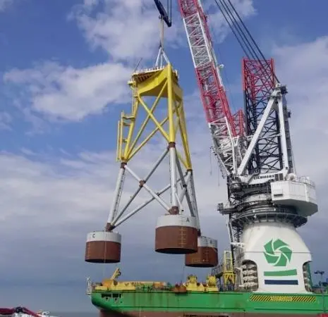 The three-legged foundations measure more than 50 metres in height and weigh 950 tons (Photo: NGI)