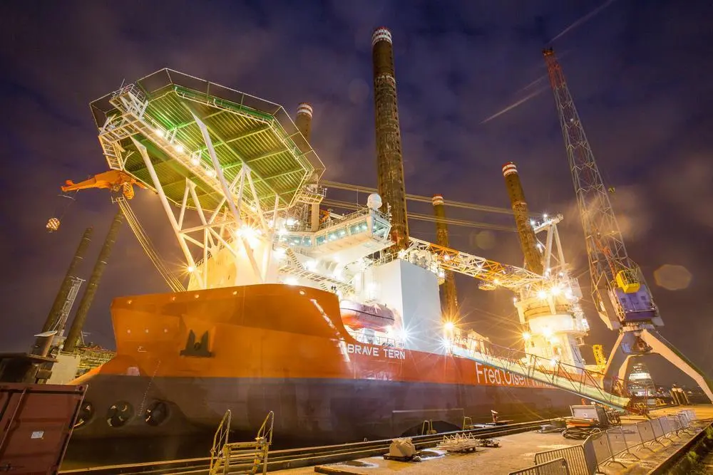 00_53701_Brave-Tern-at-Damen-Shiprepair-Amsterdam-3
