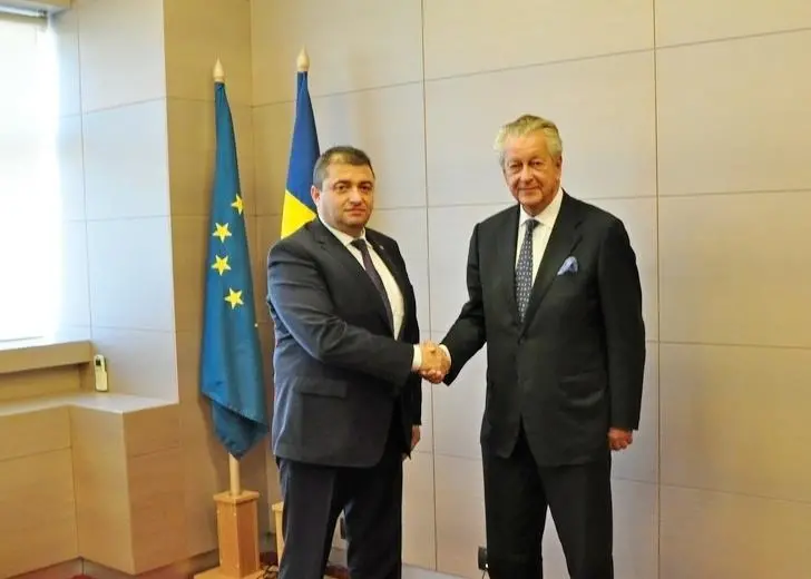 Kommer Damen, Damen Chairman, met with Danut Andrusca, the Romanian Minister of Economy Photo: Damen