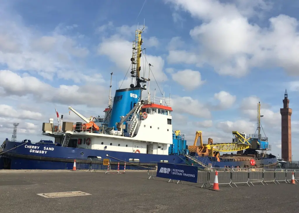 00_53862_MJOCT18Dredging-UK-Dredging