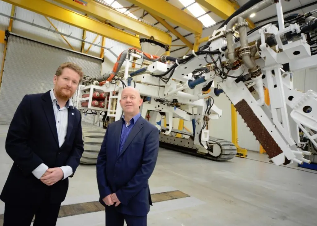 Pierre Boyde, Managing Director Cable Installation & Trenching, DeepOcean (left) and Martin Lawlor, Chief Executive at the Port of Blyth (right) inside the new DeepOcean offshore base