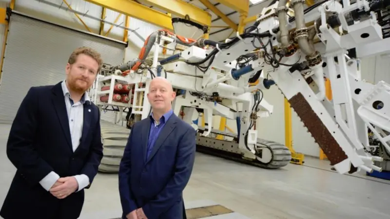Pierre Boyde, Managing Director Cable Installation & Trenching, DeepOcean (left) and Martin Lawlor, Chief Executive at the Port of Blyth (right) inside the new DeepOcean offshore base