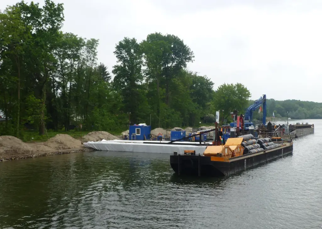 German Mittelland Canal renovations. Berlin has pledged cash for more work like this. (Photo: Tom Todd)