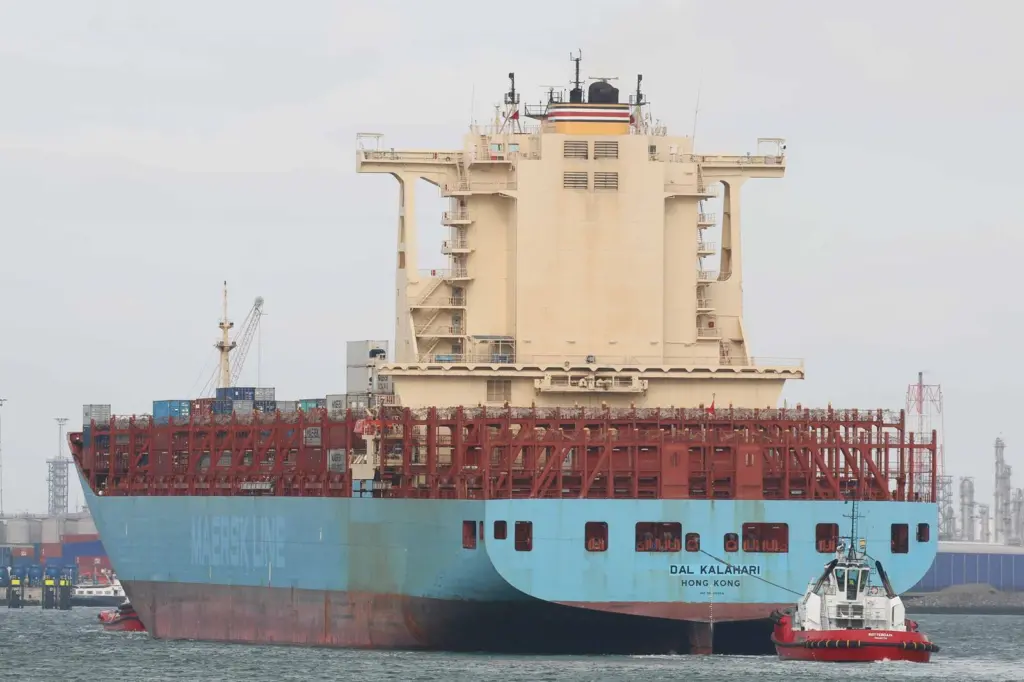 Towline angles can increase the load of ships' deck fittings (Peter Barker)