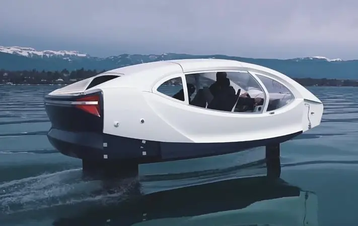 Sea trials with the Sea Bubble have been carried out on Swiss lakes