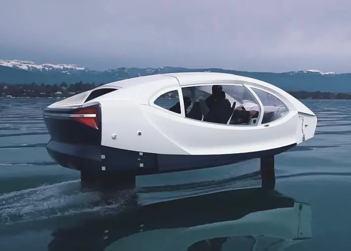 Sea trials with the Sea Bubble have been carried out on Swiss lakes