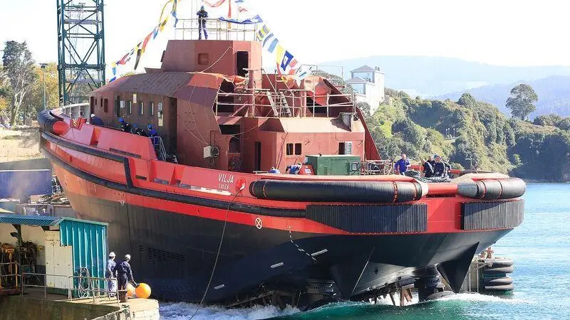 Gondan's hybrid ice-breaking tug promises to be an interesting vessel (Gondan).jpg