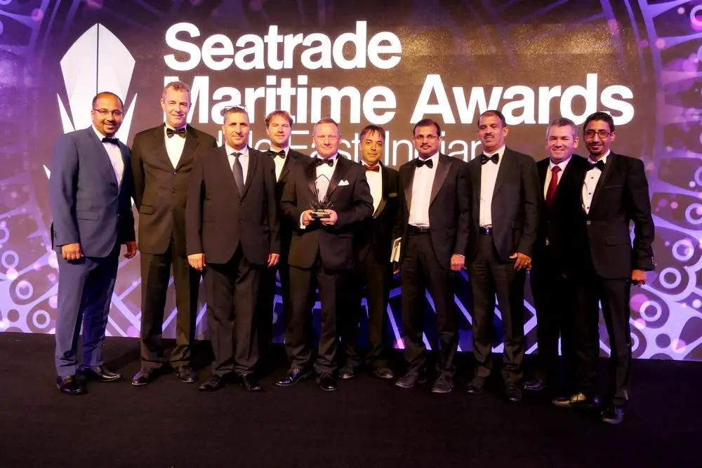 00_54068_Albwardy-Damen-scoops-Shipyard-of-the-Year-Award-at-Seatrade-2_lowres