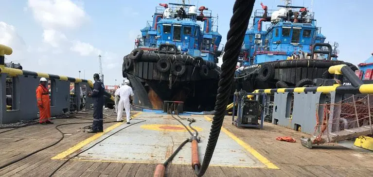 Preparations are made for the double tow (TOS)