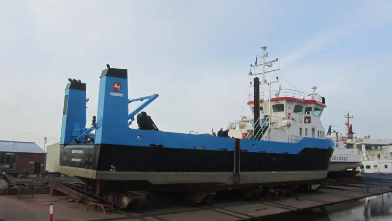 Burchana propeller shaft work at Diedrich Schiffswerft