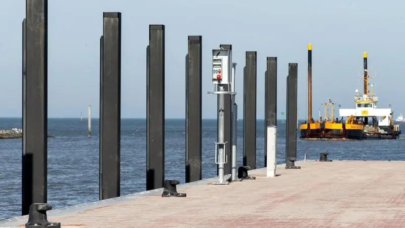 Norddeich expands as service business rises (Photo-Burmann NPorts).