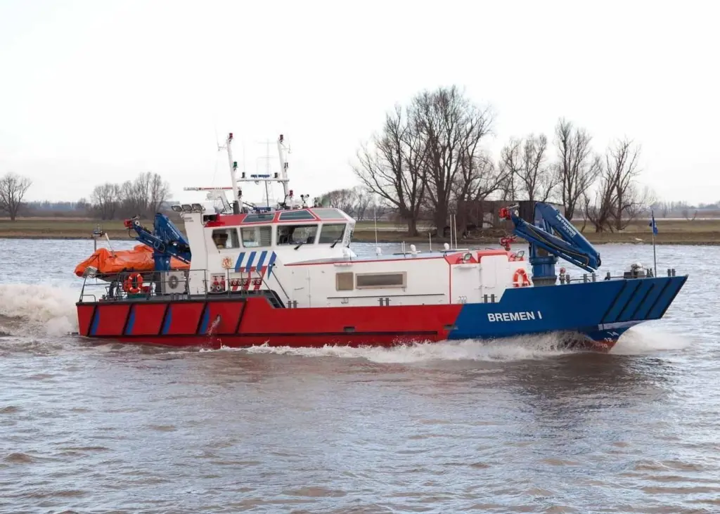 Damen’s Type 2406 fire-fighting boat Bremen 1 could be the model for new Hamburg boats.