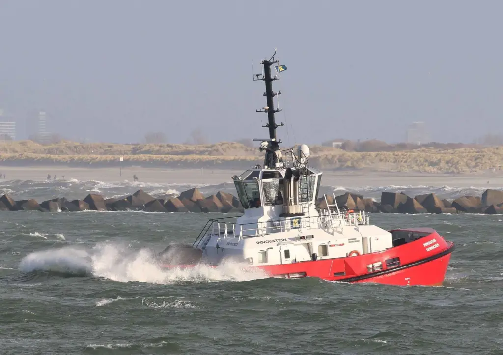 The shiphandling tug sector is adapting to turbulent times in the market (Peter Barker)
