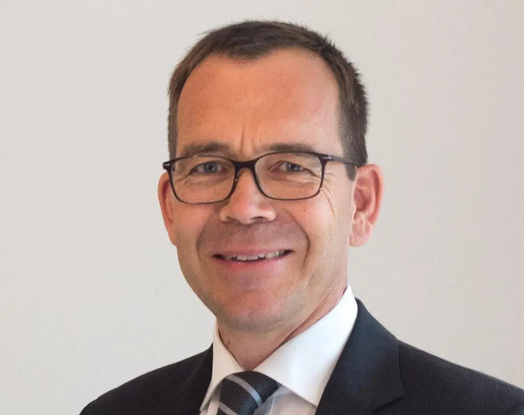Ulf Kanne: “Marine engines are so dirty that even running a small 5hp petrol four-stroke outboard produces as much NOx and hydrocarbon pollution as running 38.5 cars – this is really dramatic.”