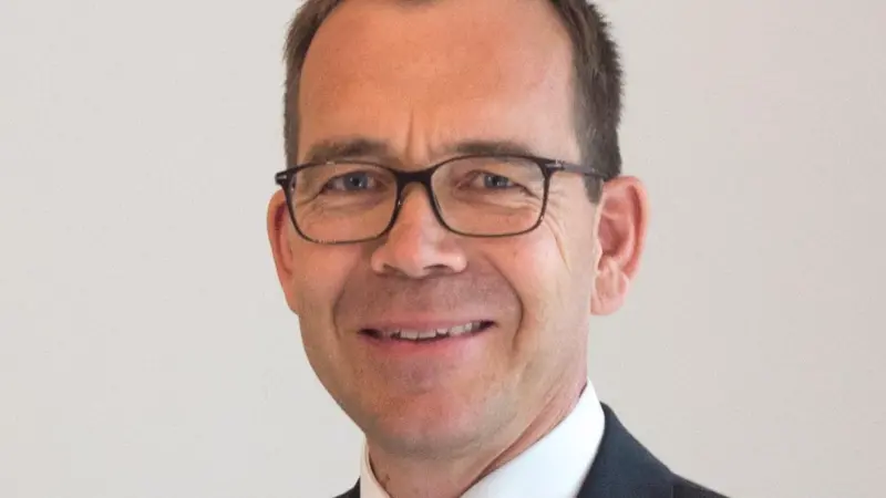 Ulf Kanne: “Marine engines are so dirty that even running a small 5hp petrol four-stroke outboard produces as much NOx and hydrocarbon pollution as running 38.5 cars – this is really dramatic.”