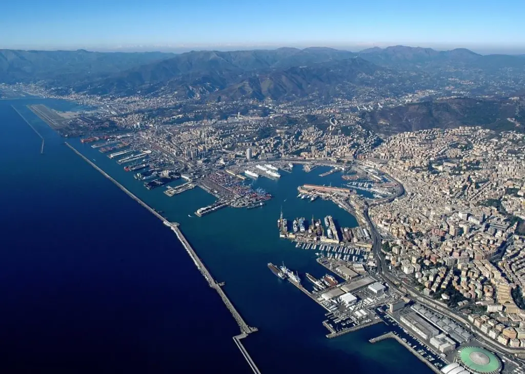 Aerial photo of Genoa showing the existing breakwater