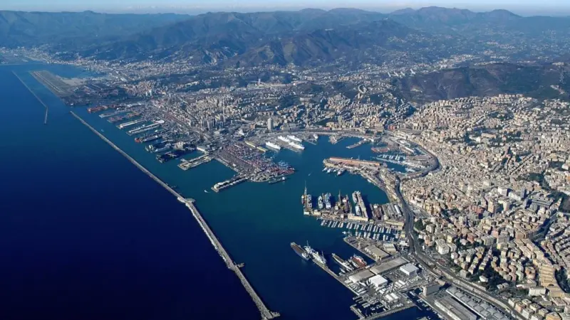 Aerial photo of Genoa showing the existing breakwater