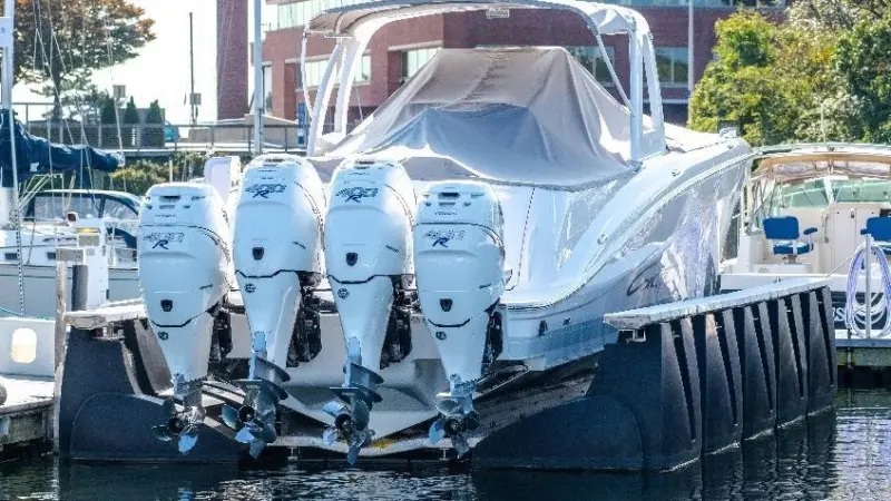 HarborHoist includes a self-levelling lift system for added safety when launching and stowing